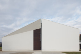 Fotografo architettura interni Bologna Chiesa del Buon Ladrone