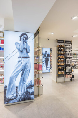 fotografo bologna interni profumerie Douglas